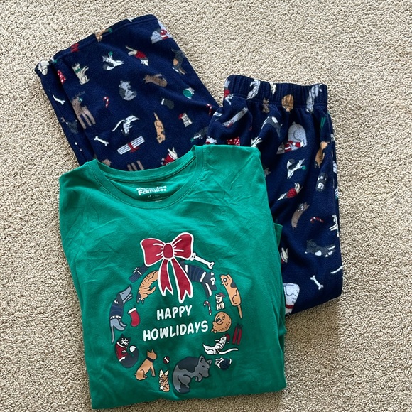 Family Pajamas Other - Men’s Medium - Happy Howlidays